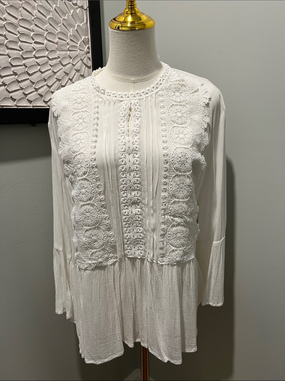 Women's White Embroidered Peasant Tunic Top